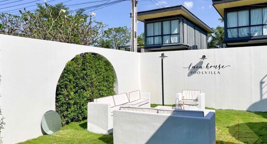 For rent and for sale 4 bedrooms house in Huay Yai, Pattaya