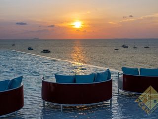 For sale 3 bedrooms condo in Na Jomtien, Pattaya