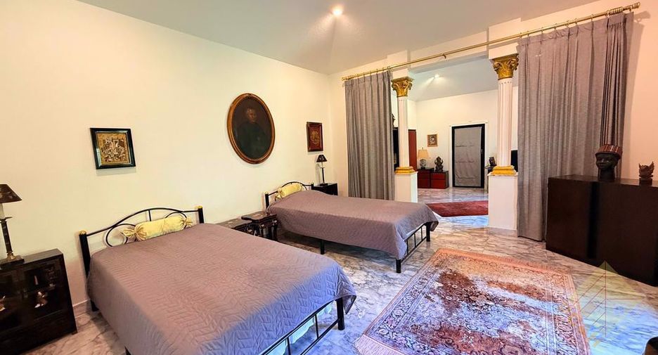 For sale 5 bedrooms house in East Pattaya, Pattaya