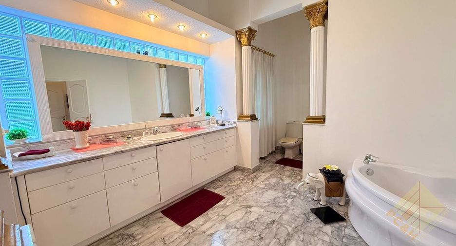 For sale 5 bedrooms house in East Pattaya, Pattaya