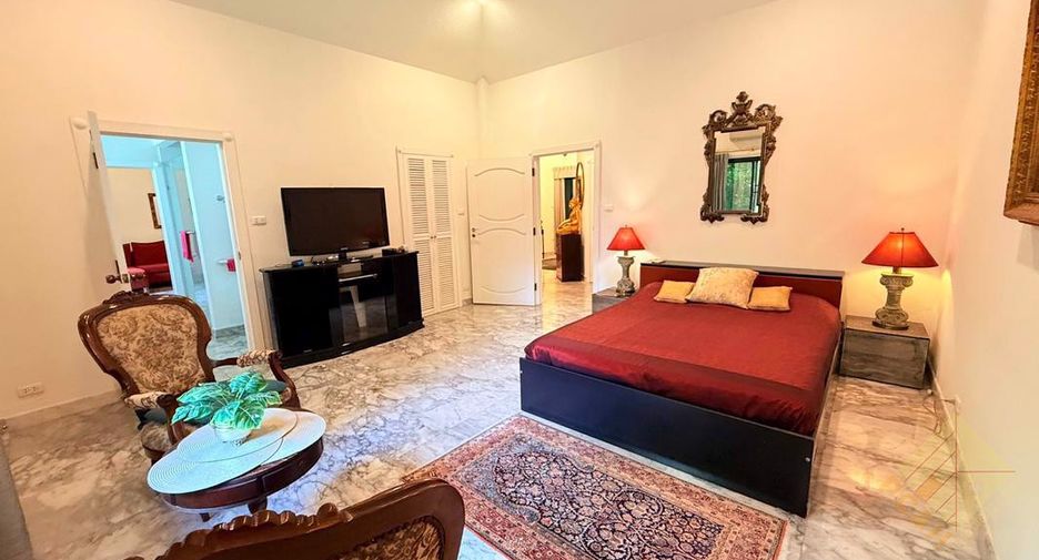 For sale 5 bedrooms house in East Pattaya, Pattaya
