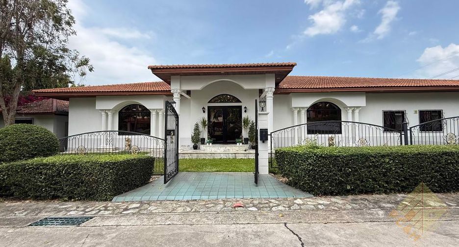 For sale 5 bedrooms house in East Pattaya, Pattaya