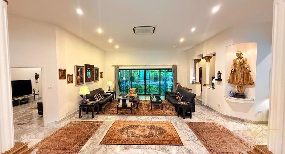 For sale 5 bedrooms house in East Pattaya, Pattaya