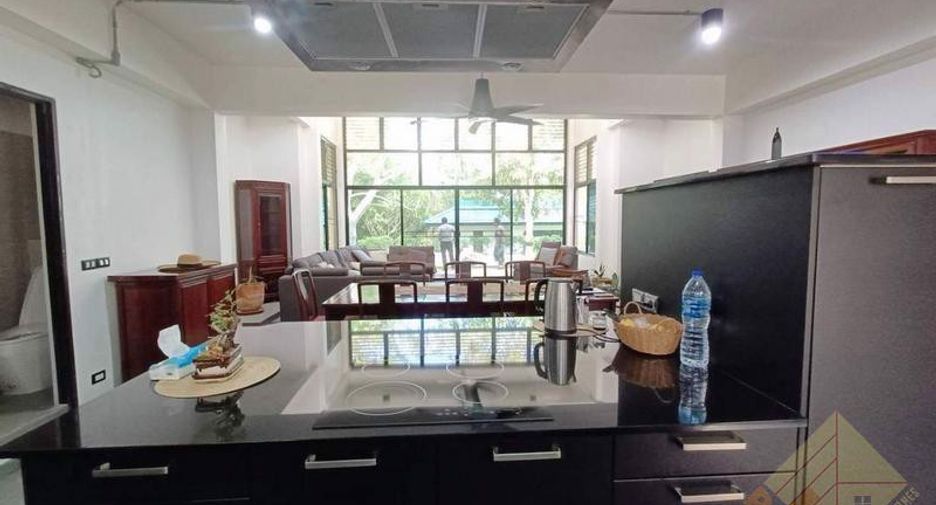 出售 4 卧室 独立屋 在 Sattahip, Chon Buri