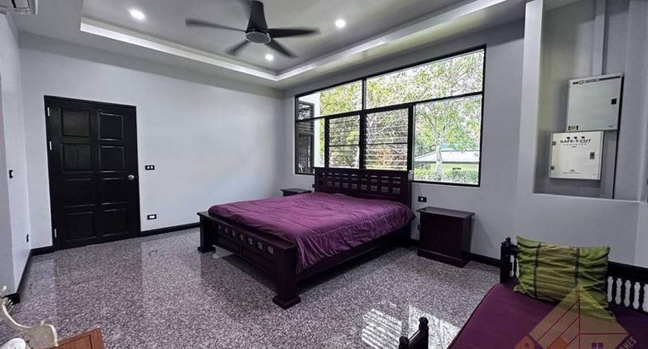 出售 4 卧室 独立屋 在 Sattahip, Chon Buri