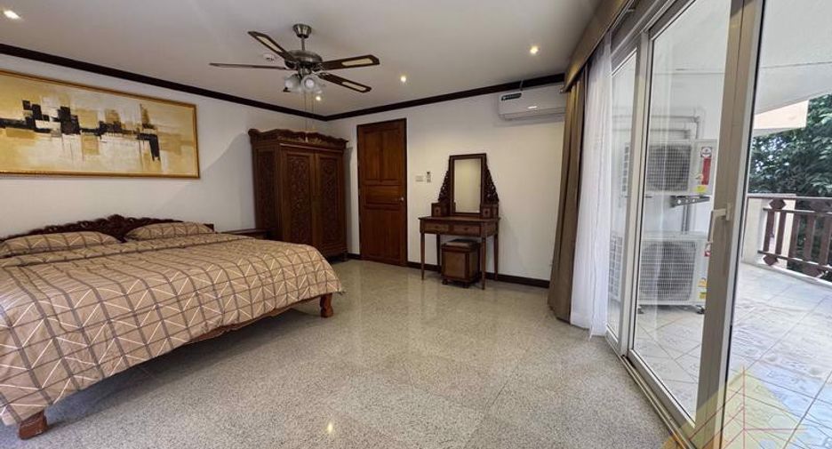 For sale 2 bedrooms condo in South Pattaya, Pattaya