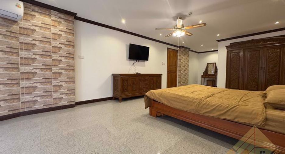 For sale 2 bedrooms condo in South Pattaya, Pattaya