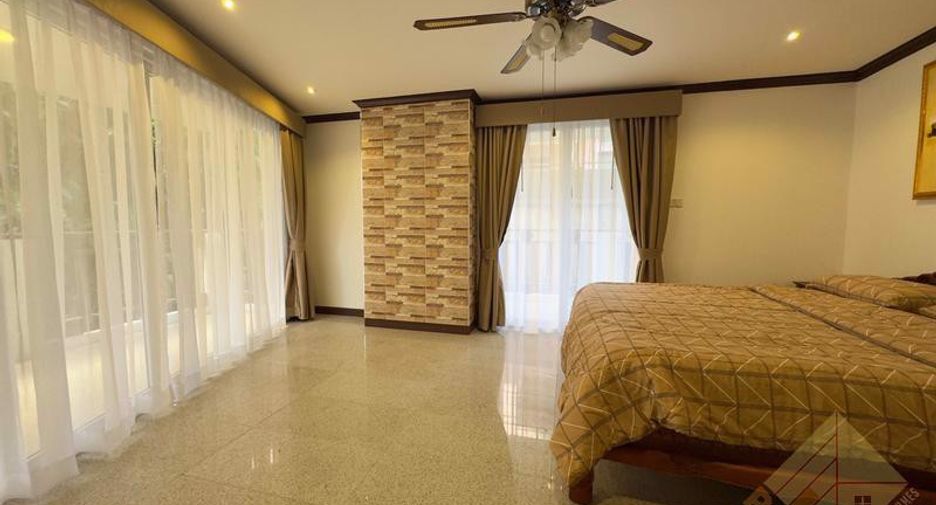 For sale 2 bedrooms condo in South Pattaya, Pattaya