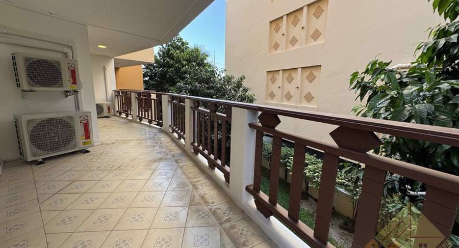 For sale 2 bedrooms condo in South Pattaya, Pattaya