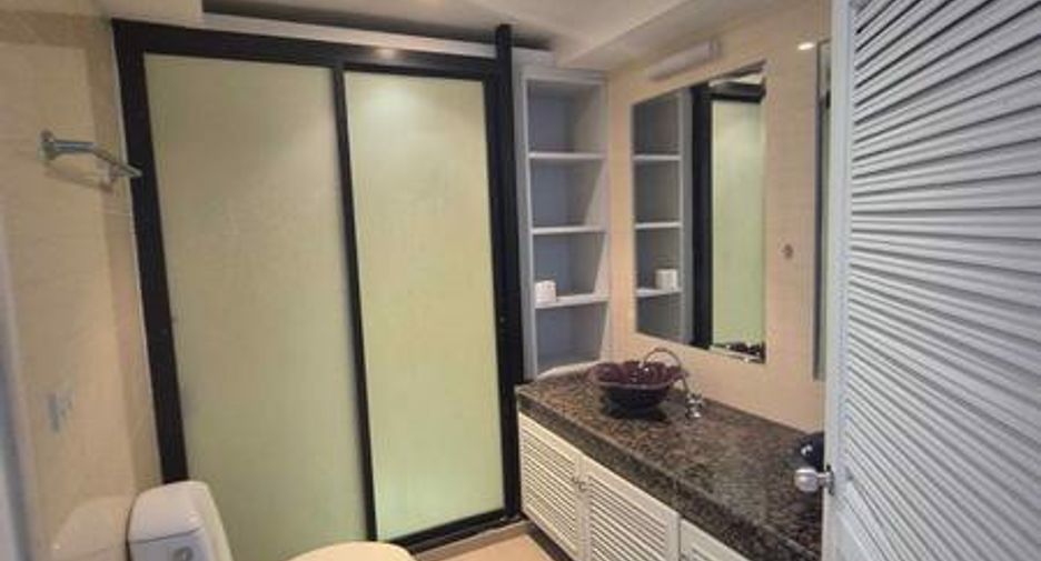 For sale 8 bedrooms townhouse in Pratumnak, Pattaya