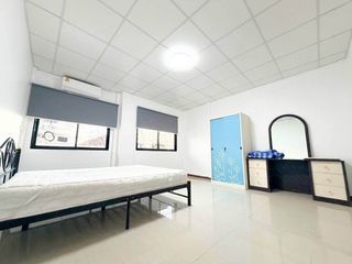 Reihenhaus zur Miete mit 3 Zimmer in Phra Khanong, Bangkok