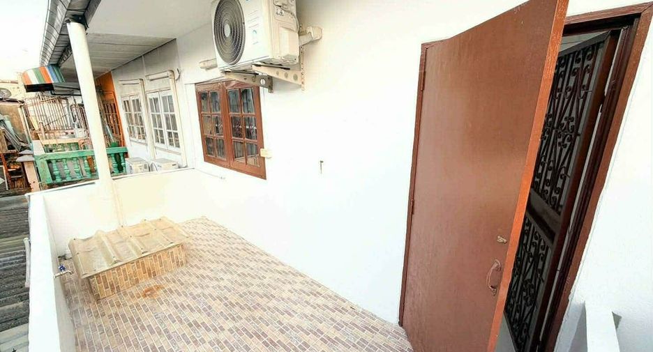Reihenhaus zur Miete mit 3 Zimmer in Phra Khanong, Bangkok