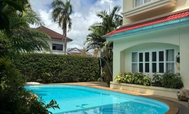 Villa zur Miete mit 5 Zimmer in Mueang Phuket, Phuket