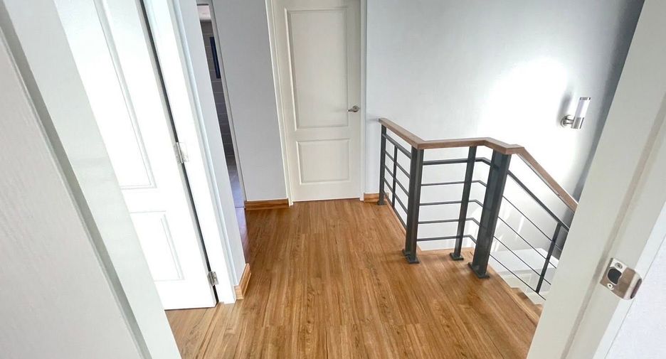 Haus zur Miete mit 4 Zimmer in Bang Phli, Samut Prakan