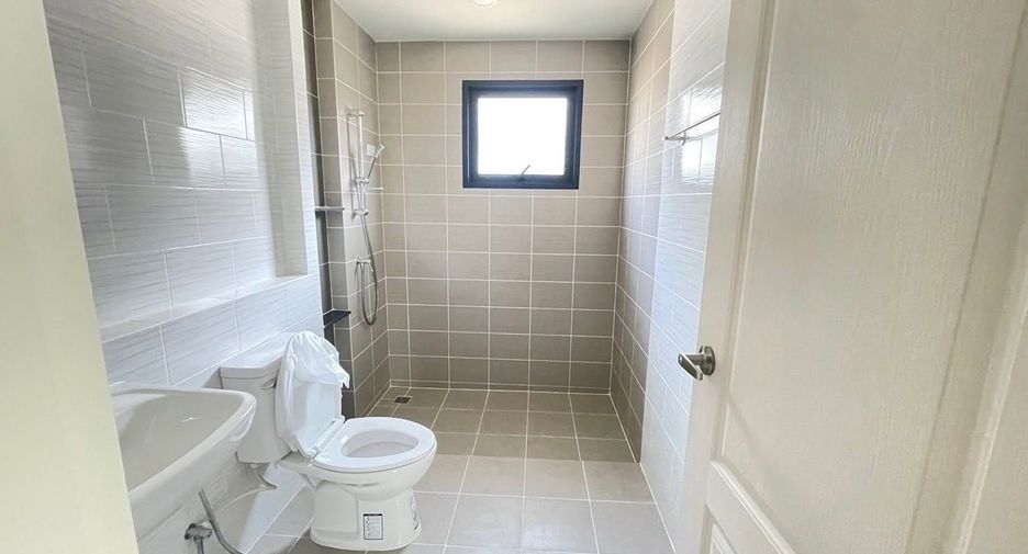 Haus zur Miete mit 4 Zimmer in Bang Phli, Samut Prakan