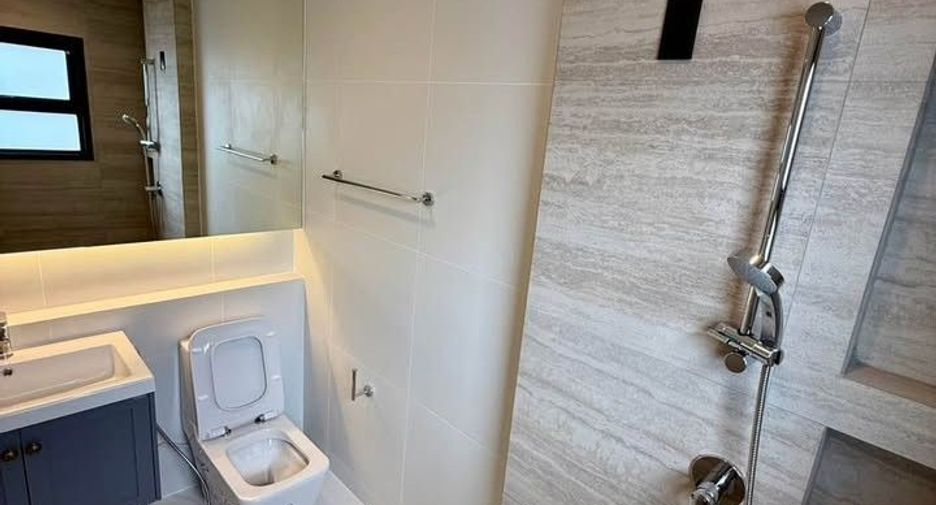 Haus zur Miete mit 4 Zimmer in Don Mueang, Bangkok