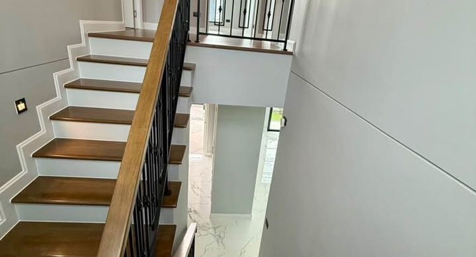 Haus zur Miete mit 4 Zimmer in Don Mueang, Bangkok