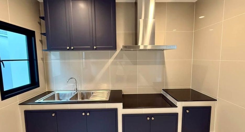 Haus zur Miete mit 4 Zimmer in Don Mueang, Bangkok