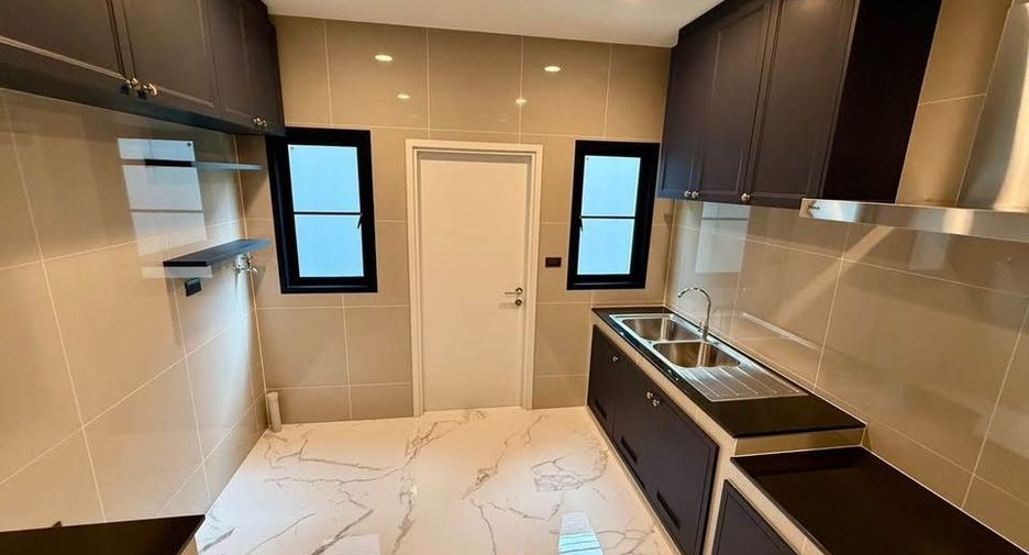 Haus zur Miete mit 4 Zimmer in Don Mueang, Bangkok