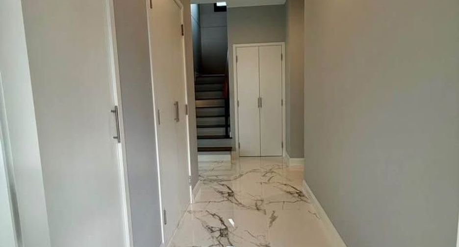 Haus zur Miete mit 4 Zimmer in Don Mueang, Bangkok