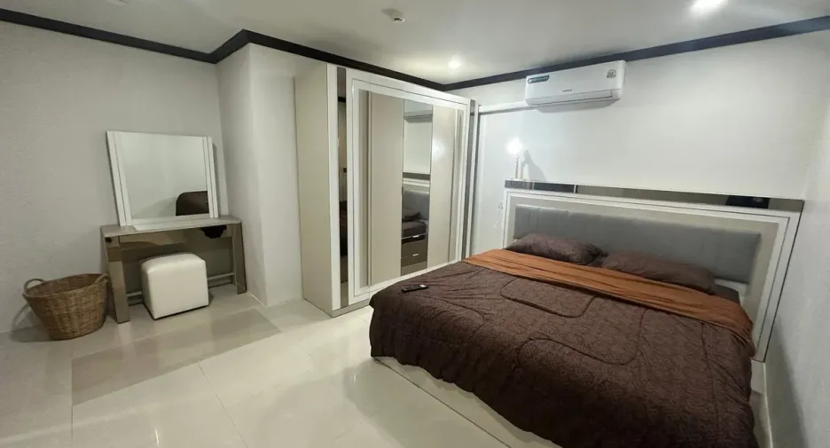For rent 2 bedrooms condo in South Pattaya, Pattaya