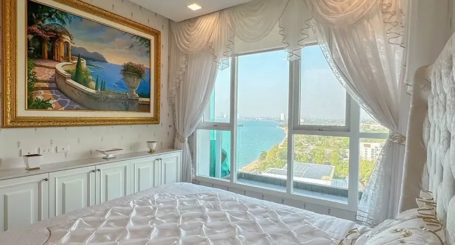 À louer et à vendre 2 chambres condo à Bang Saray, Pattaya