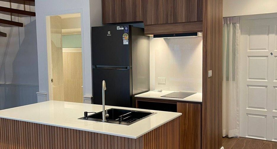 For rent 2 bedrooms condo in Watthana, Bangkok