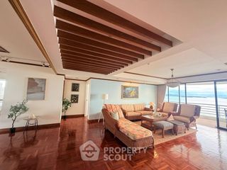 For rent 3 bedrooms condo in Bang Lamung, Chonburi