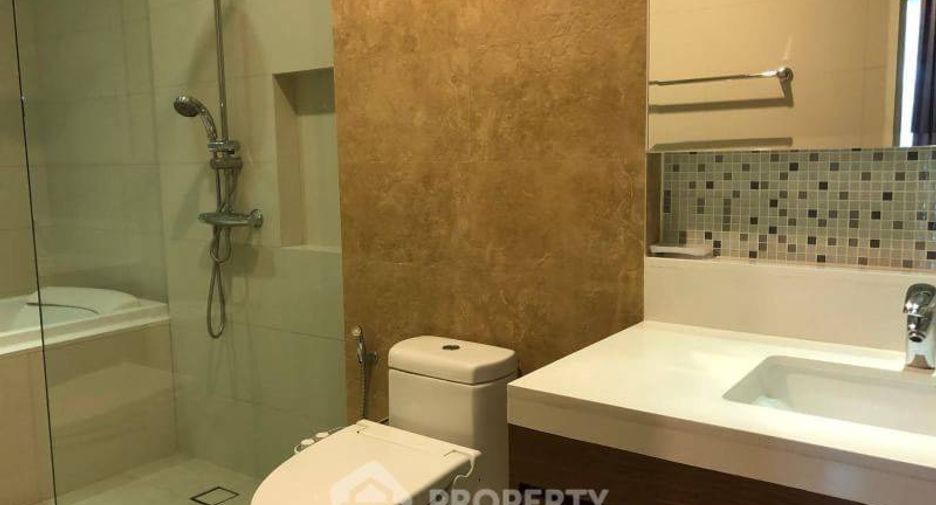 For rent 2 bedrooms condo in Khlong Toei, Bangkok