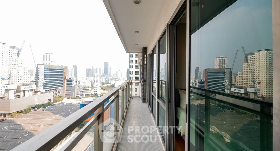 For rent 2 bedrooms condo in Khlong Toei, Bangkok