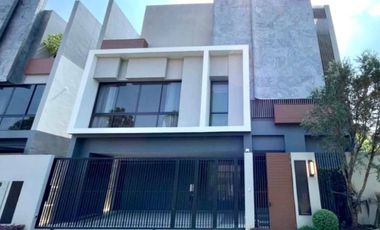 For rent 4 bedrooms house in Bang Kapi, Bangkok