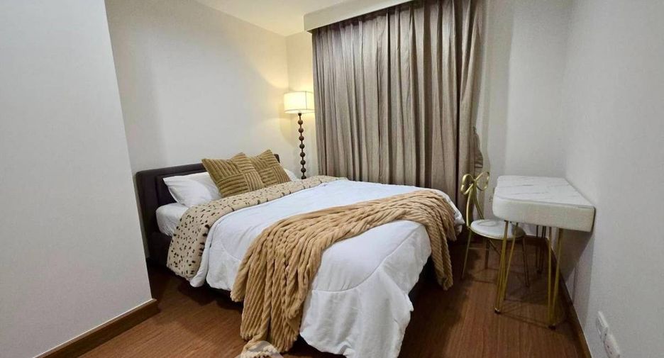 For rent 2 bedrooms condo in Huai Khwang, Bangkok