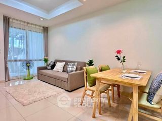 Reihenhaus zur Miete mit 3 Zimmer in Phra Khanong, Bangkok