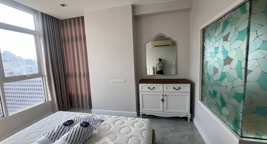 For rent 2 bedrooms condo in Ratchathewi, Bangkok