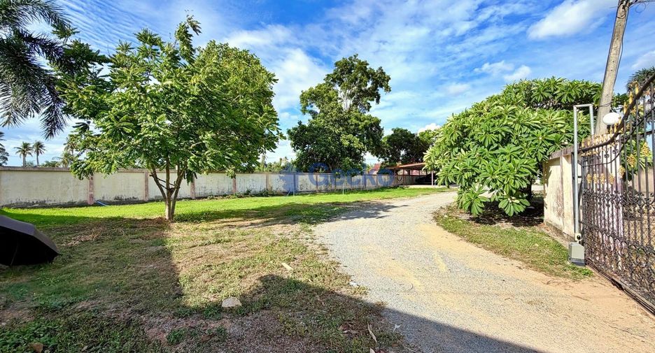 For sale 4 bedrooms house in Central Pattaya, Pattaya