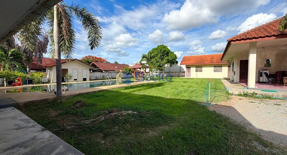 For sale 4 bedrooms house in Central Pattaya, Pattaya