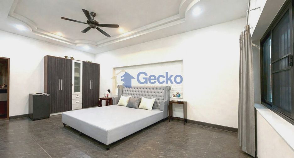 For sale 4 bedrooms house in Central Pattaya, Pattaya