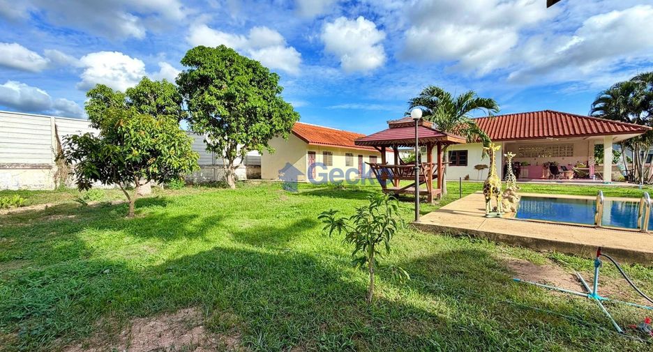 For sale 4 bedrooms house in Central Pattaya, Pattaya