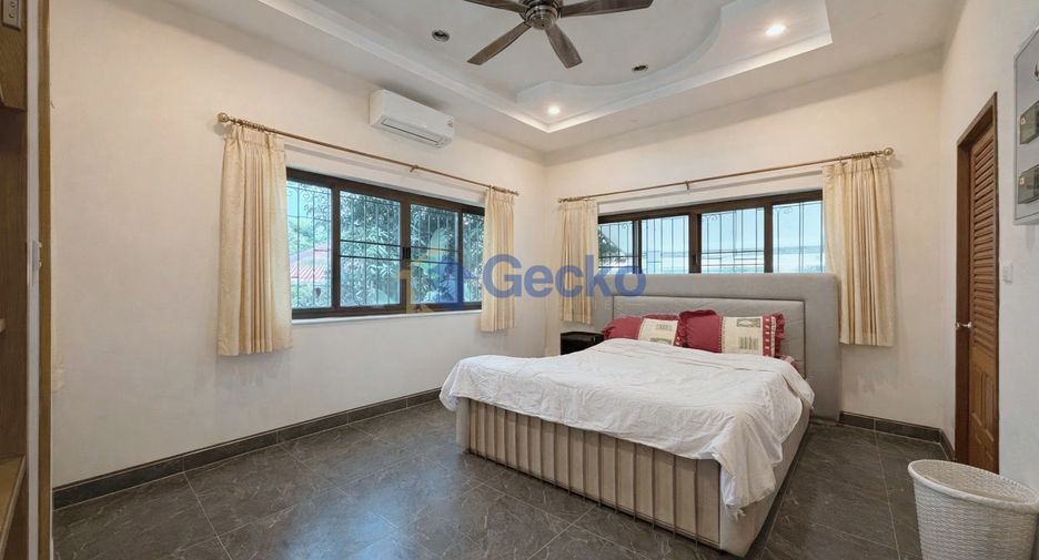 For sale 4 bedrooms house in Central Pattaya, Pattaya