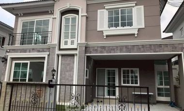 Casa en alquiler de 3 habitaciones en Chom Thong, Bangkok