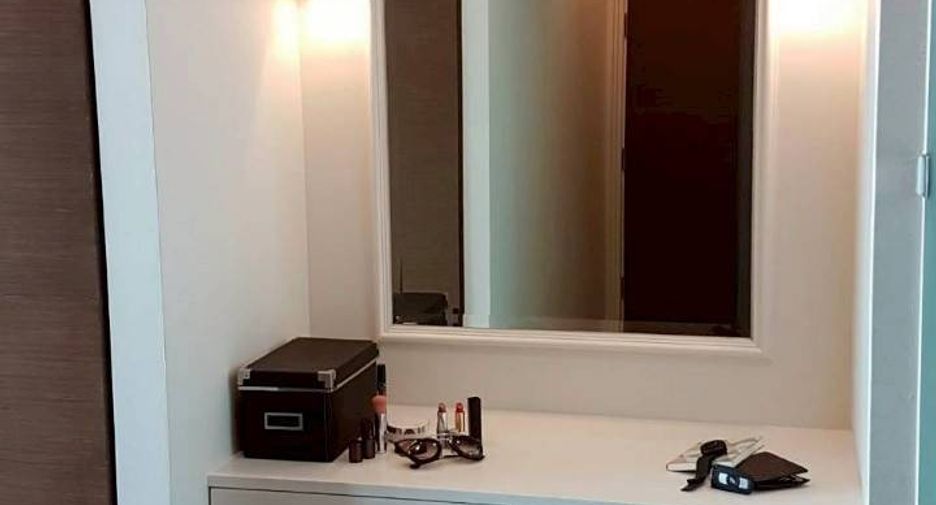 For rent 3 ベッドルーム condo in Sathon, Bangkok