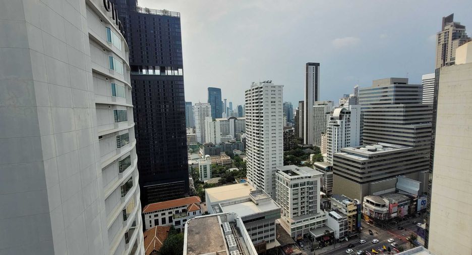 For rent 4 bedrooms condo in Watthana, Bangkok