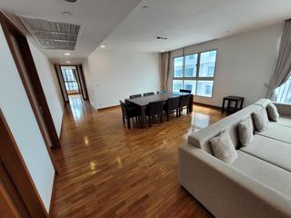 For rent 4 bedrooms condo in Watthana, Bangkok
