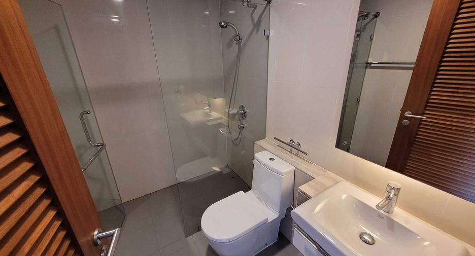 For rent 4 bedrooms condo in Watthana, Bangkok