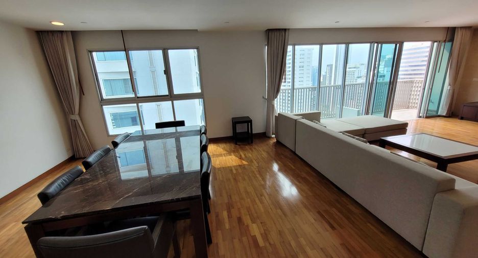 For rent 4 bedrooms condo in Watthana, Bangkok