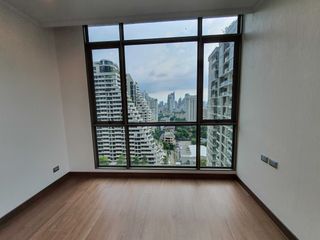 For rent 2 ベッドルーム condo in Watthana, Bangkok