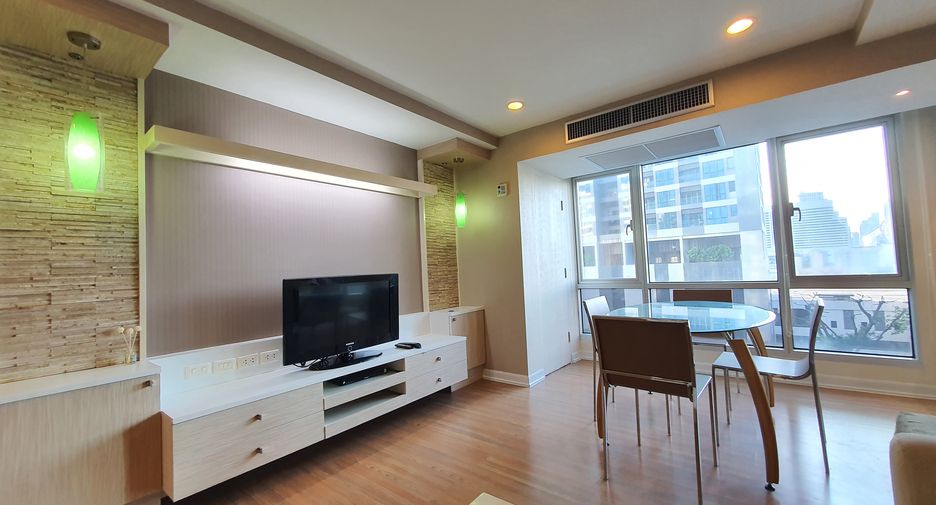 For rent 2 bedrooms condo in Khlong Toei, Bangkok