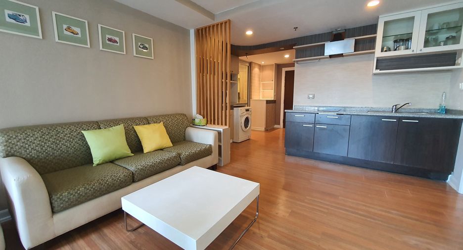 For rent 2 bedrooms condo in Khlong Toei, Bangkok