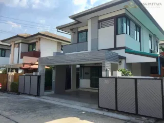 À louer 3 chambres maison à Bang Lamung, Chonburi