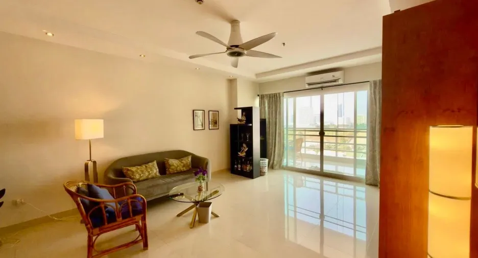 À vendre studio condo à Pratumnak, Pattaya